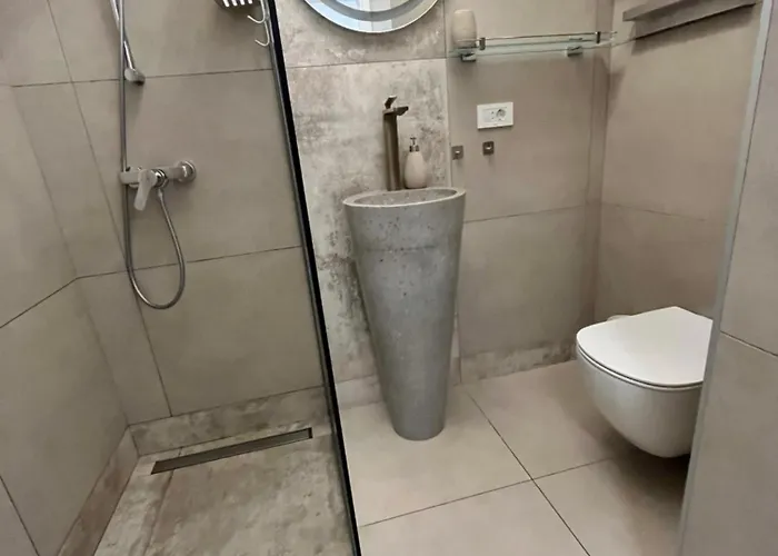 Apartment Robert Lovran